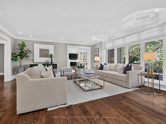 5th image of 107 Stratford Cres