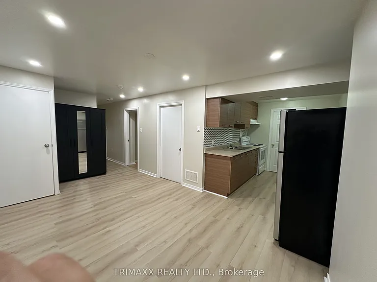 93 Jeffcoat Dr #BASEMENT — Photo 8