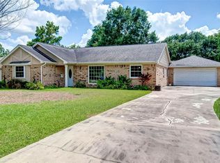 2010 Long Dr, Richmond, TX 77469