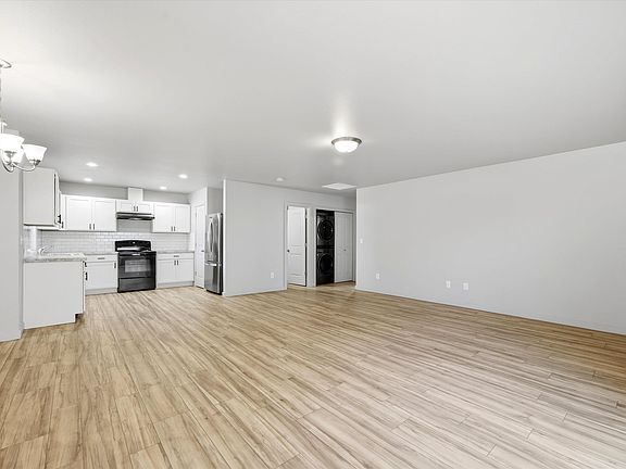 5th image of 412 Whitefish Ln