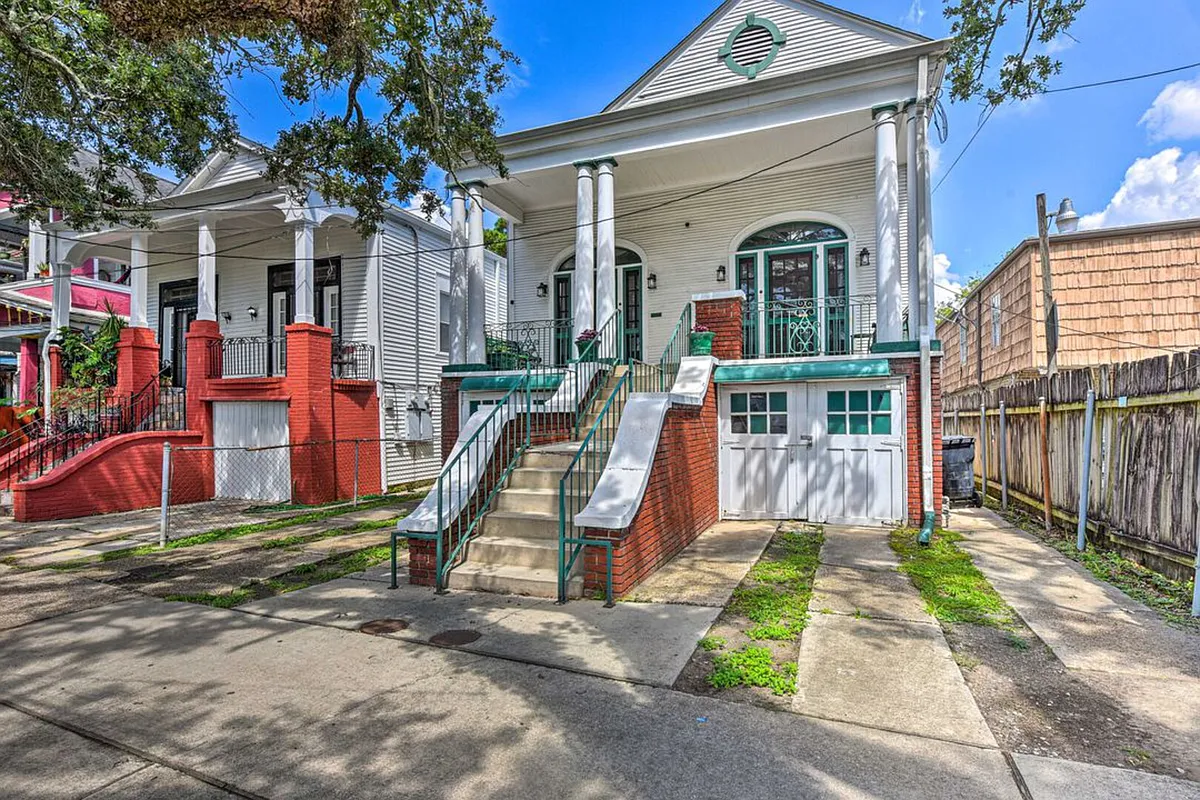 Building Photo - S Carrollton Ave