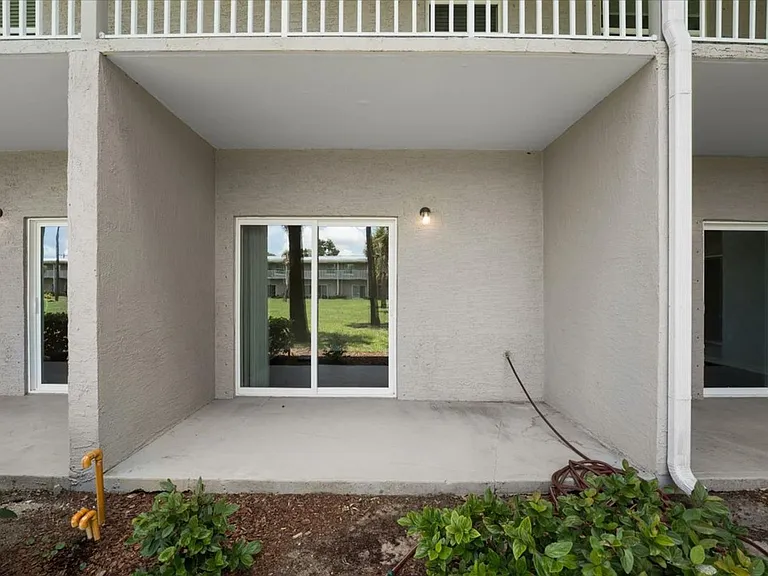 Manatee Landing — Photo 49