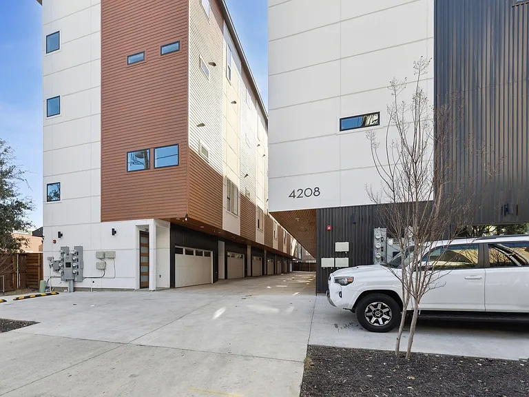 4208 Live Oak St #106 — Photo 17