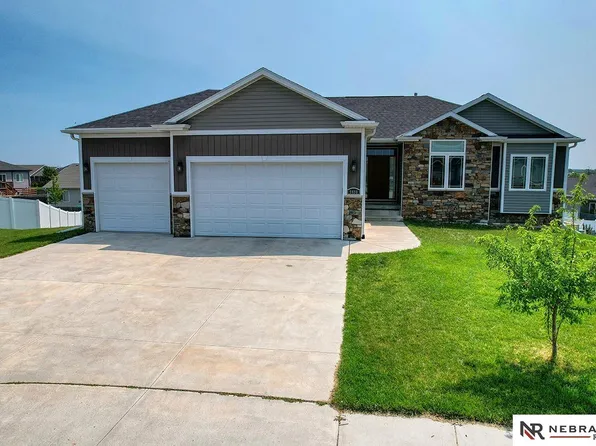 9490 Southern Sky Cir, Lincoln, NE 68505
