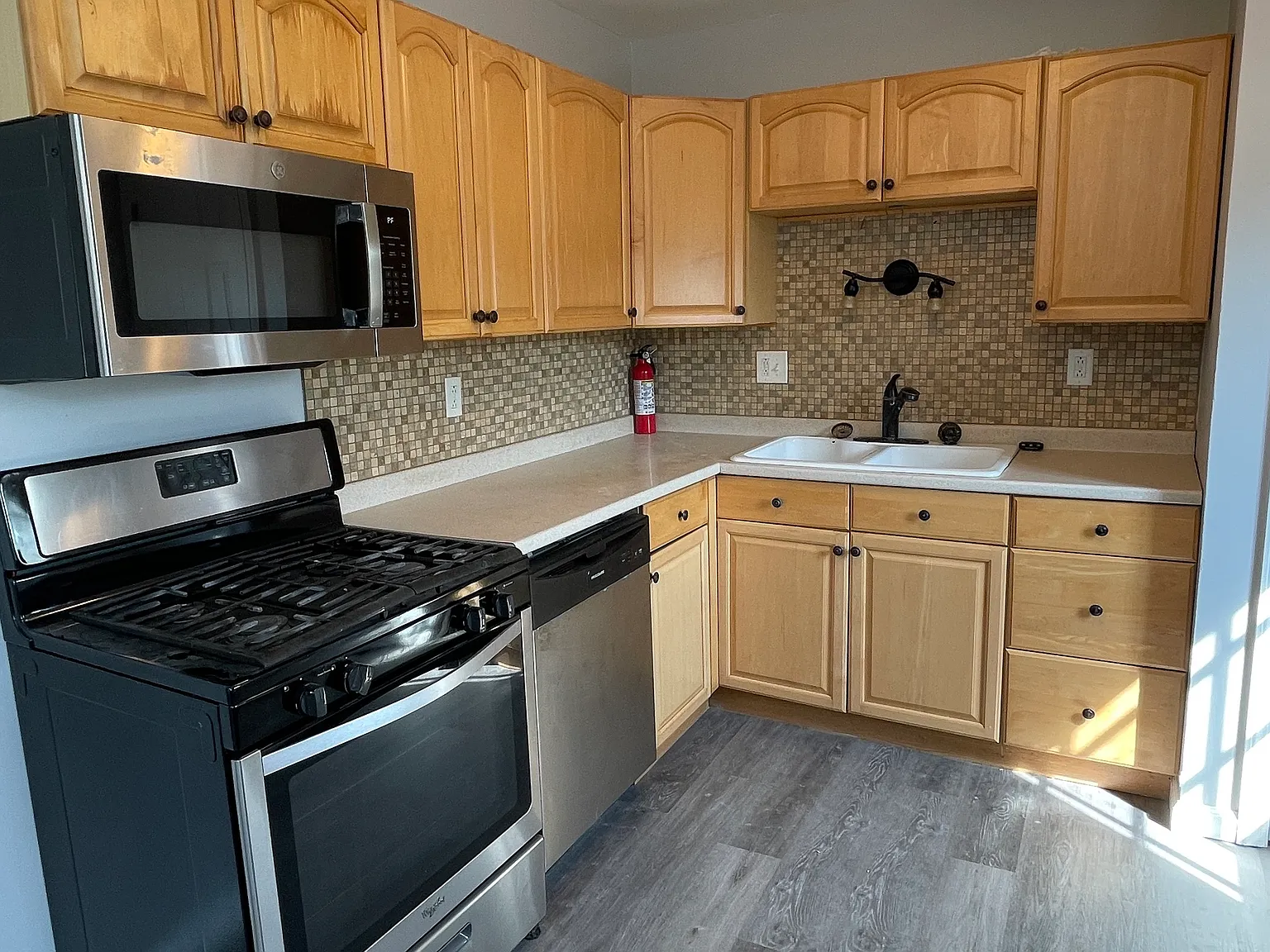 4 bed, $1,650 — Photo 3