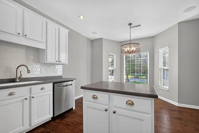 15552 Smithfield Dr — Photo 11