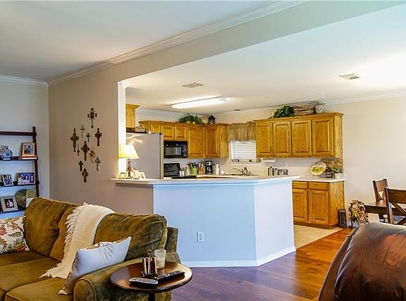 4th image of 4910 Vaquero Dr