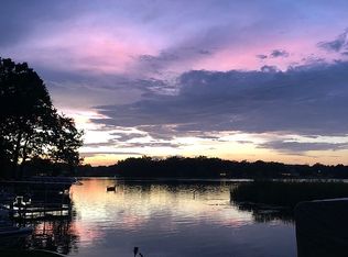 6942 Hatchery Rd, Waterford, MI 48327