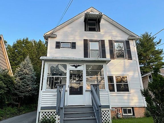 2nd image of 22 Wilkin Ave