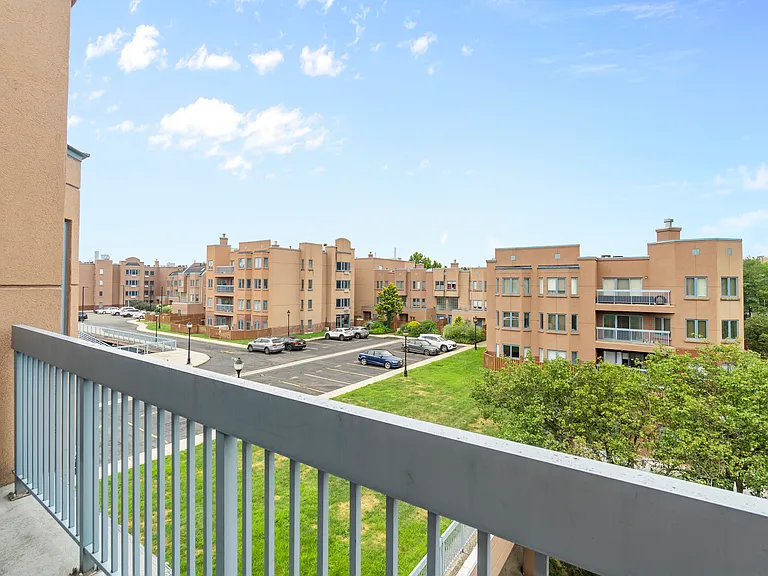 518 Ellery Ct #518 — Photo 33