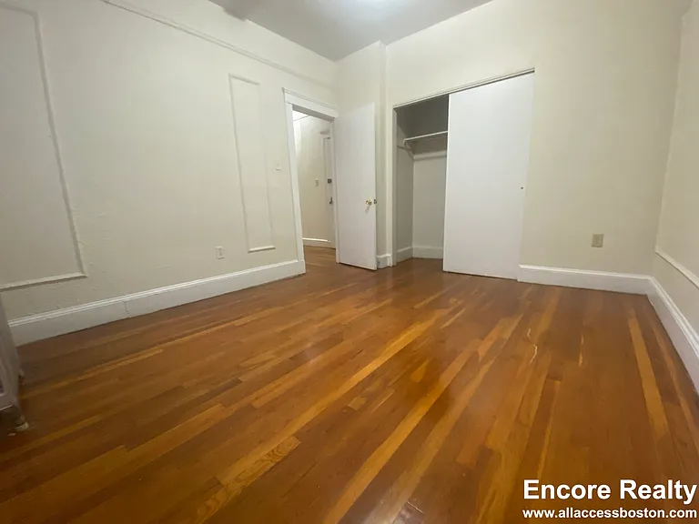68 Chiswick Rd #9A — Photo 10