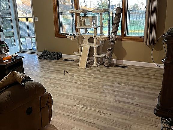 3rd image of 6984 Lakeshore Dr