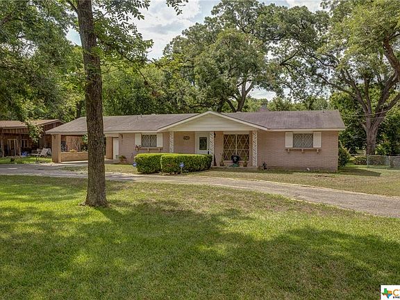 2nd image of 2257 Manor Dr