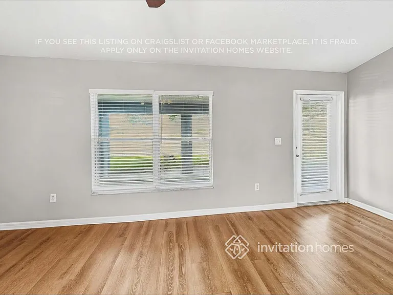 3282 Merrick Ave — Photo 5