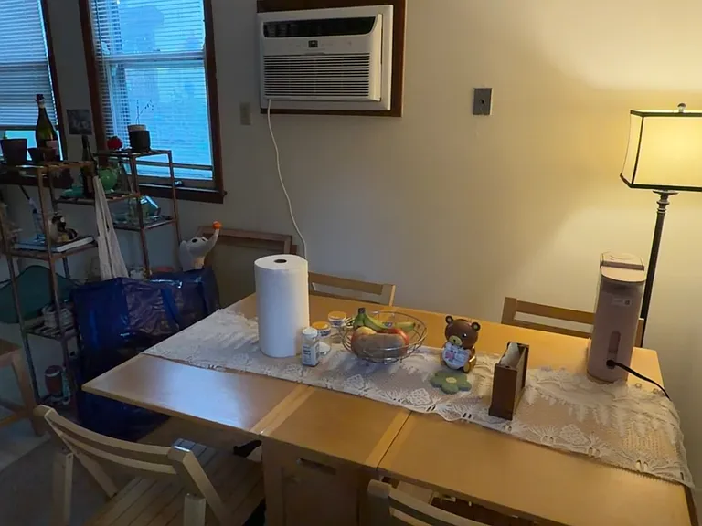 Large eat in kitchen dining space!