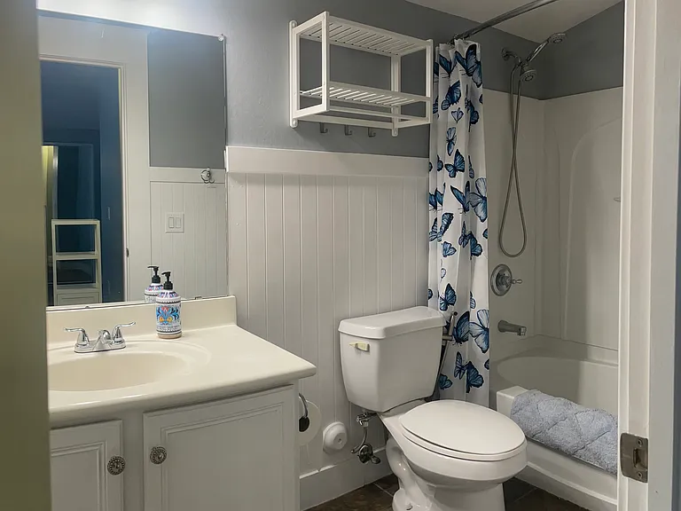 1360 S Sabino Dr — Photo 12