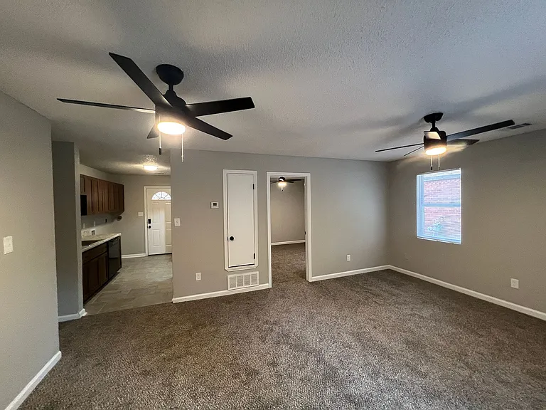 56 W Rollins Rd — Photo 10