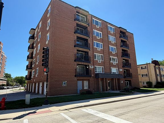 2nd image of 659 Des Plaines Ave #5D