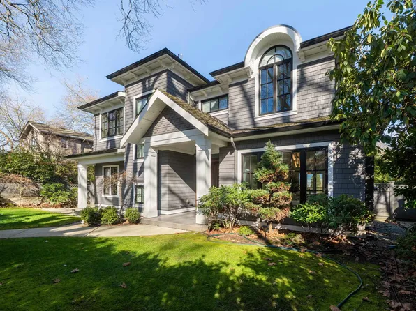 3955 Broadway W, Vancouver, BC V6R 2C2
