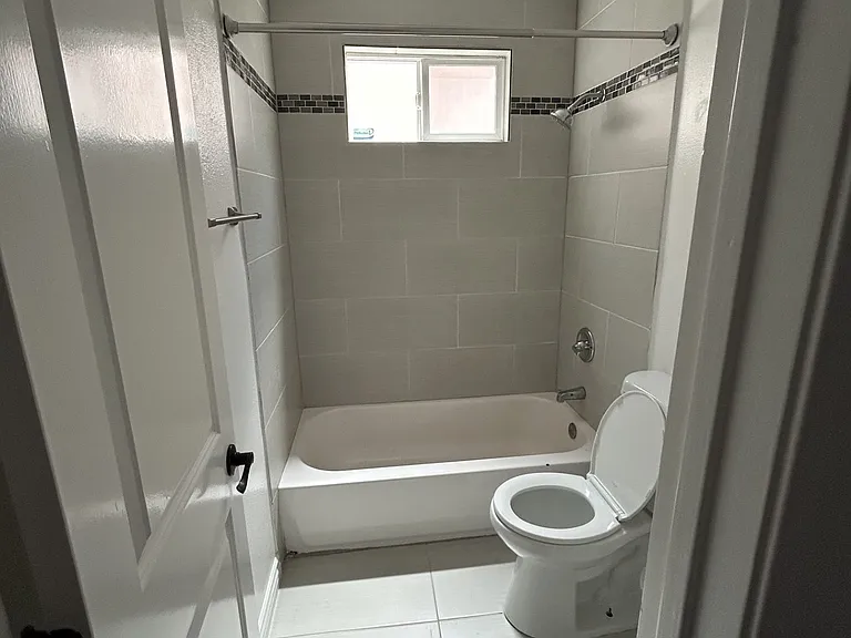 5042 Los Robles St #5042 — Photo 11