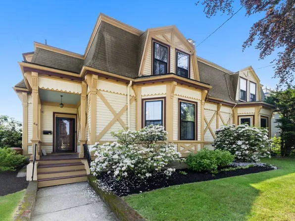 69 Ocean St, Dorchester, MA 02124