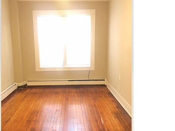 5th image of 840 Howard Ave APT 4