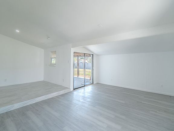 2nd image of 4312 Woodbluff Dr