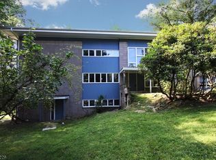 14 Cora Ln, Chester, NJ 07930