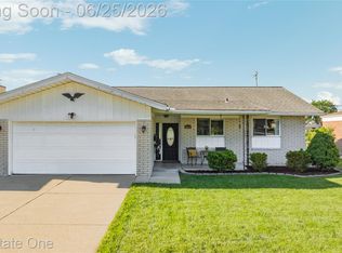 12235 Brougham Dr, Sterling Heights, MI 48312