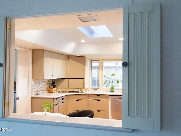 2107 S Ventura Dr — Photo 13