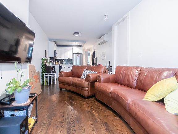 2nd image of 425 S 5th St #3A