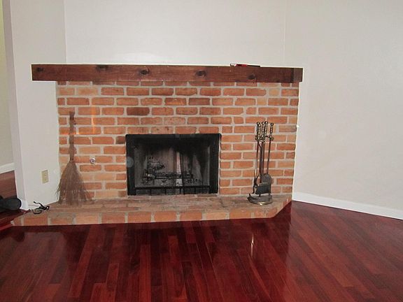 5th image of 1608 Diamond St