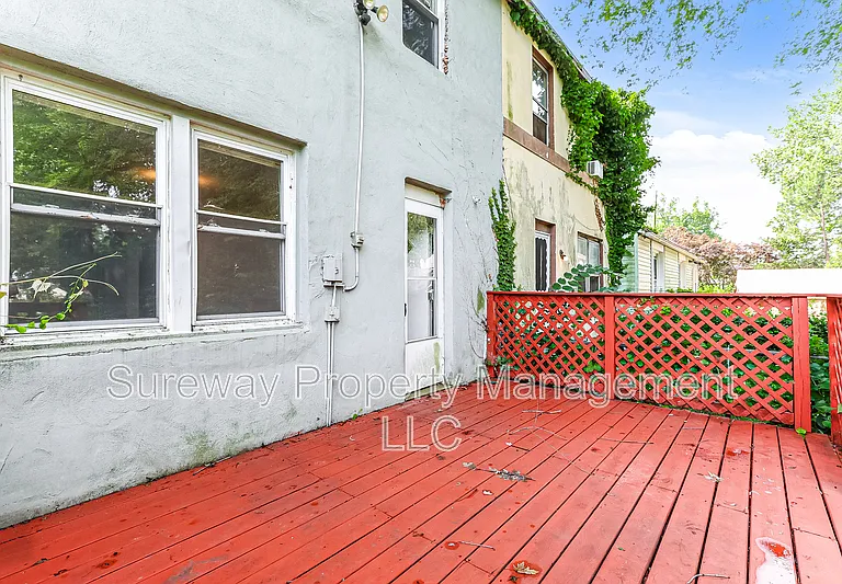 739 Pennsylvania Ave — Photo 14