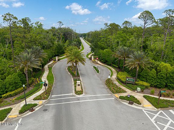 5th image of 335 RIVER BREEZE Drive