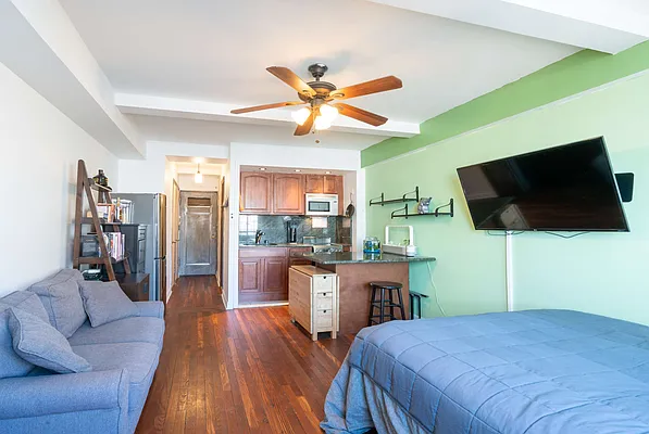 Rented by Anchor Associates | media 11