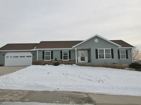 908 Meadow Ridge Dr, Clarinda, IA 51632