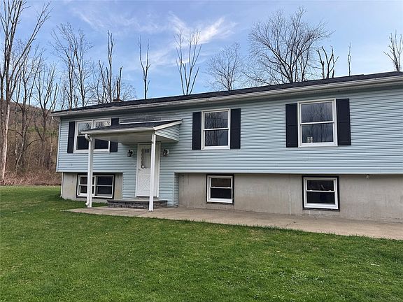 2nd image of 124 De Rose Rd