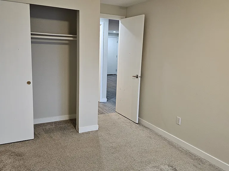 910 N 95th St #303 — Photo 8