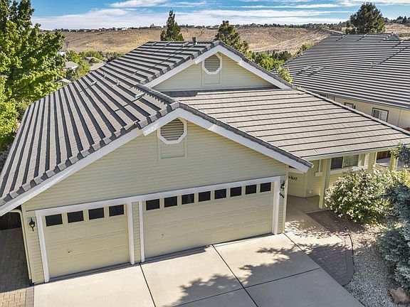 2nd image of 4675 Desert Hills Dr