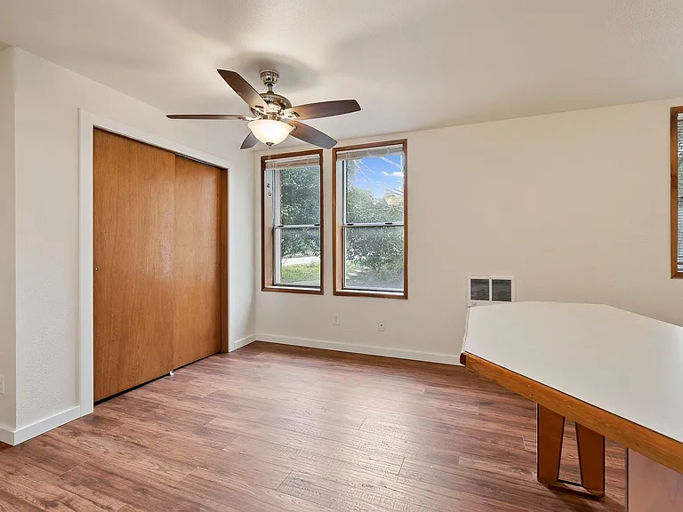 Abbottsford Apartments — Photo 62
