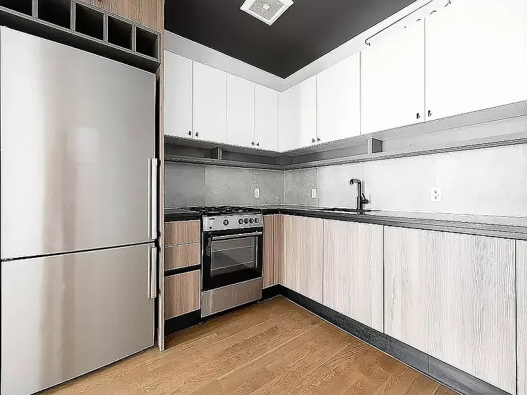 242 Newkirk Ave #3G — Photo 1