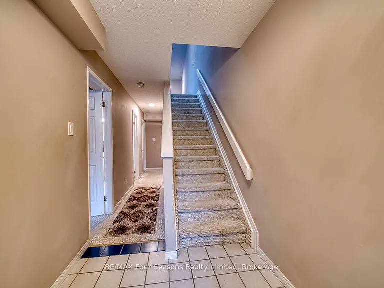 5 Harbour St E #1 — Photo 2