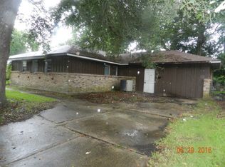 226 Pine St, Lake Jackson, TX 77566