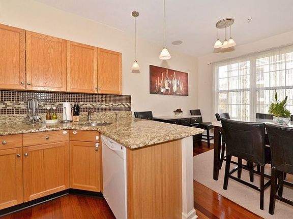 4th image of 123 Brittany Ct #241