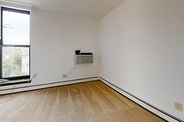 2495 N. Oakland Ave — Photo 32