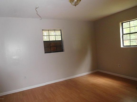 4th image of 205 W Montana St