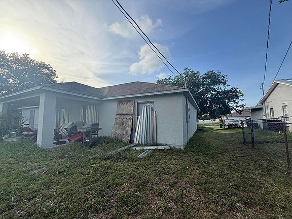 2nd image of 742 NW Bayard Avenue