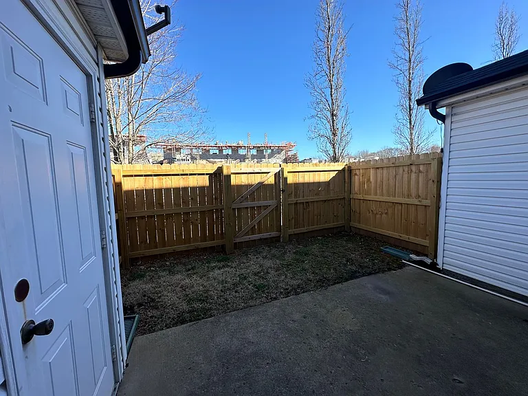 324 Stewarts Landing Cir — Photo 27