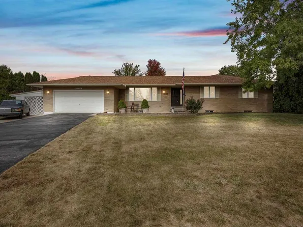 103 Elizabeth Dr, Tipton, IA 52772