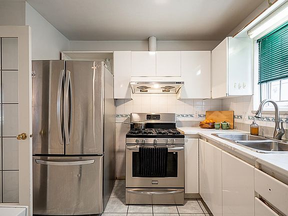 5th image of 1407 E 12th Ave